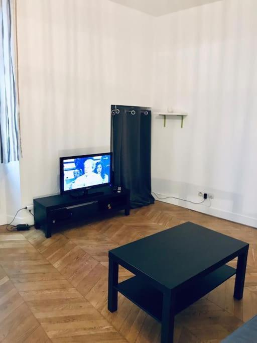 The Spot In The Center On Fontainebleau Apartman Kültér fotó