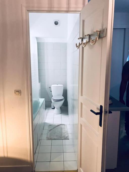 The Spot In The Center On Fontainebleau Apartman Kültér fotó