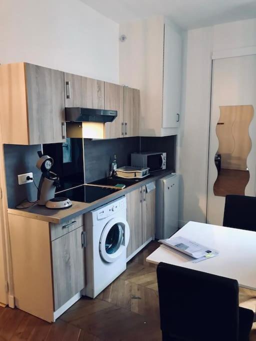 The Spot In The Center On Fontainebleau Apartman Kültér fotó